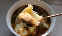 馄饨怎么包视频,轻松学会传统美食制作技巧